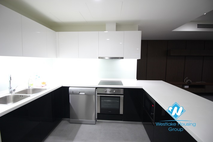 Lake view three bedrooms apartment for rent in Watermark, Tay Ho, Ha Noi